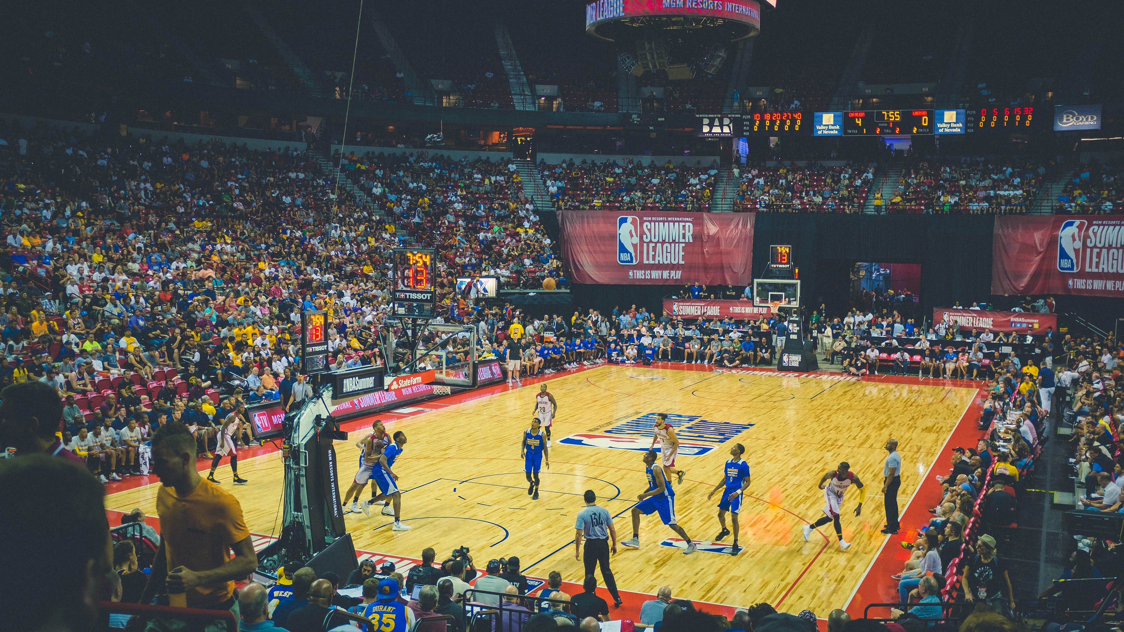 李娜为基层教练员培训班授课，教练李楠简历