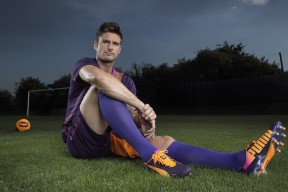 爱游戏平台-“胡利安·门德斯的进攻与防守双重威胁，助力美洲狮队实现突破”